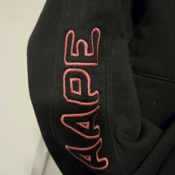 Hoddie - Picture 2 of 5